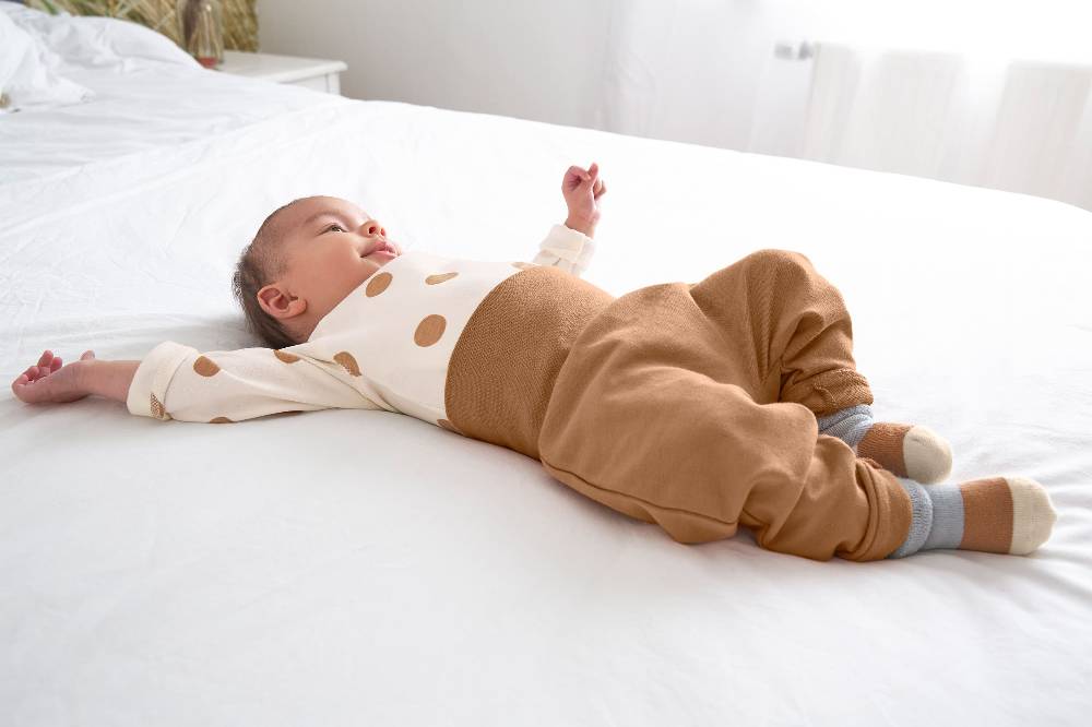Lässig Babyhose - Bio Baumwolle, Karamell Günstig kaufen