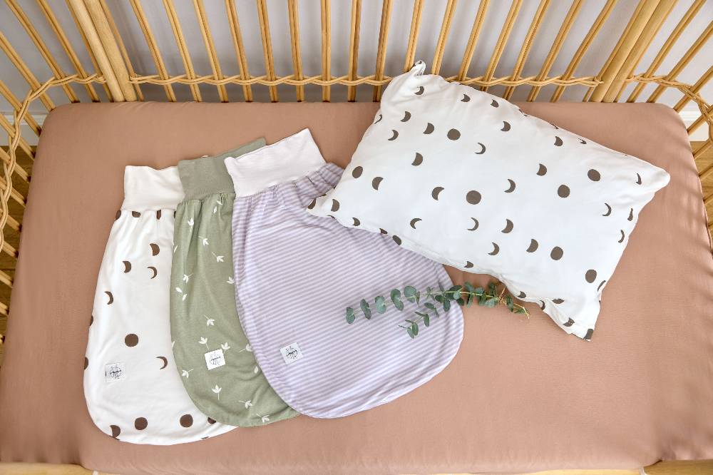 Lässig Baby Strampelsack 0,5 TOG - Mond, Milky Große Rabatte