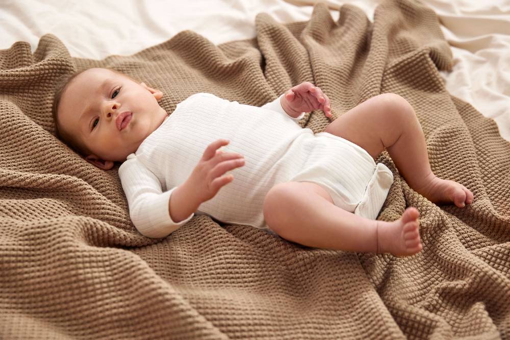 Lässig Baby Body Langarm - gerippt, Milky Letzte 2 Tage