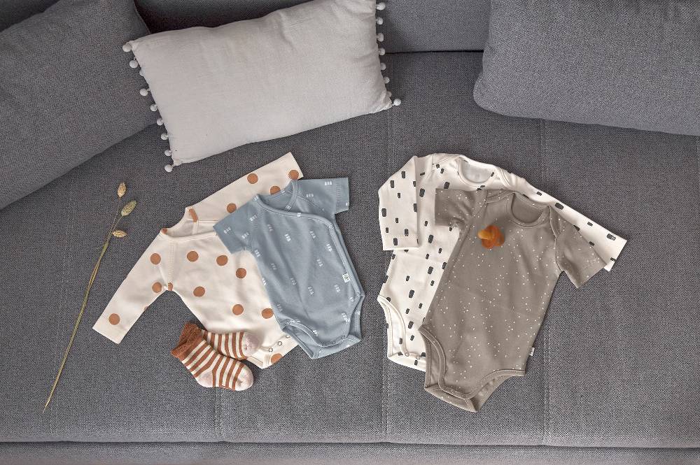 Lässig Baby Body kurzarm - Bio Baumwolle, Punkte, Taupe Nur für heute
