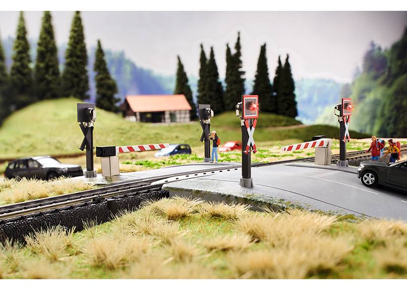 Märklin Märklin Start up - Vollautomatischer Bahnübergang Riesige Rabatte
