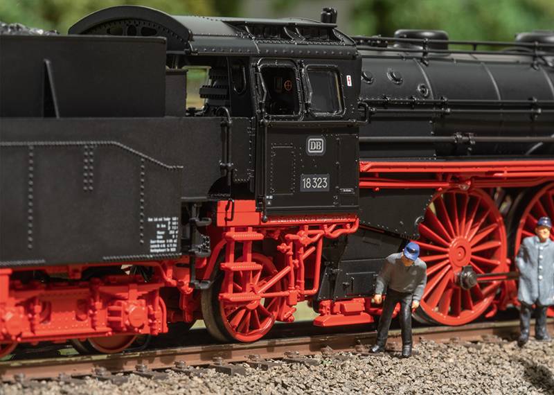 Märklin Dampflokomotive 18 323 Preisnachlass