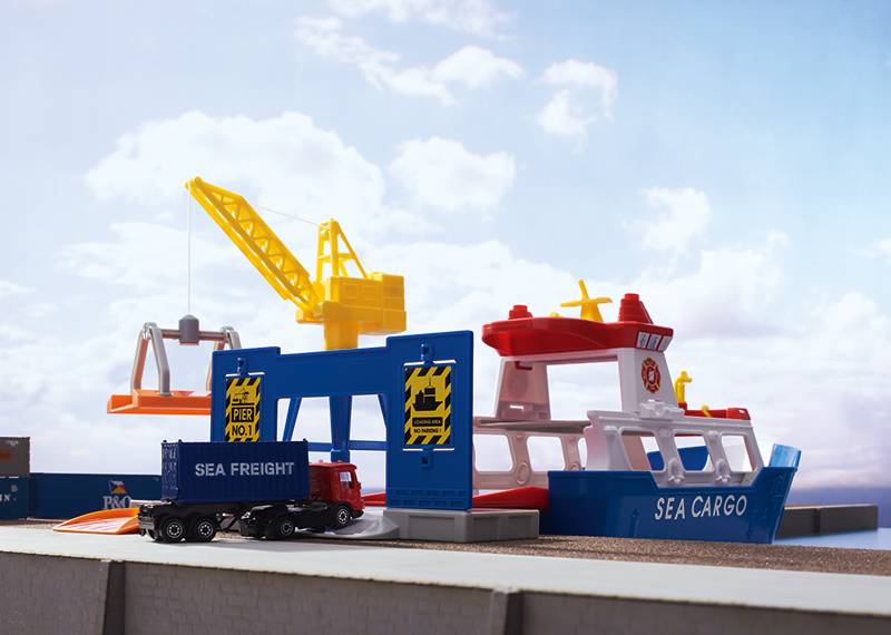 Märklin Märklin my world - Frachtschiff und Hafenkran Online Outlet