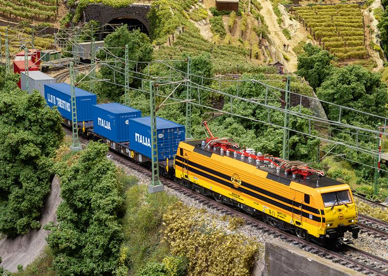 Märklin Containertragwagen Sgnss VIP-Rabatte