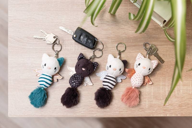 NICI Schlüsselanhänger Schutzkätzchen schwarz-weiß gestreift NICI GREEN zollfrei