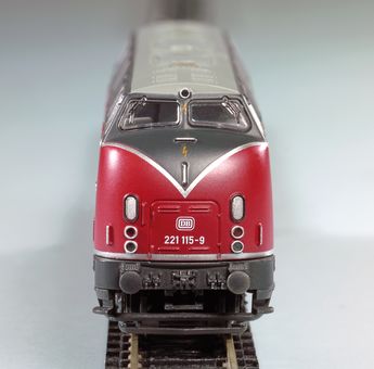 Piko N Diesellokomotive BR 221 DB IV Artikelnummer: 40500 Zeitlich begrenztes Angebot
