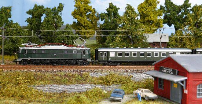 Piko N 2er Set Schürzeneilzugwagen ÖBB III Artikelnummer: 40622 zollfrei