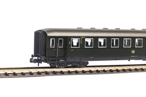 Piko N Schürzeneilzugwagen 2. Klasse DB III Artikelnummer: 40624 Rabatte dieses Monats