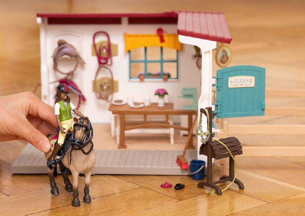 Schleich Sattelkammer Hotsell