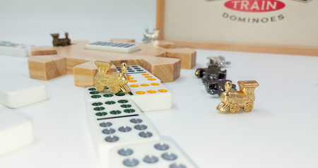 spieleoffensive Mexican Train in Holzbox Riesige Ersparnisse
