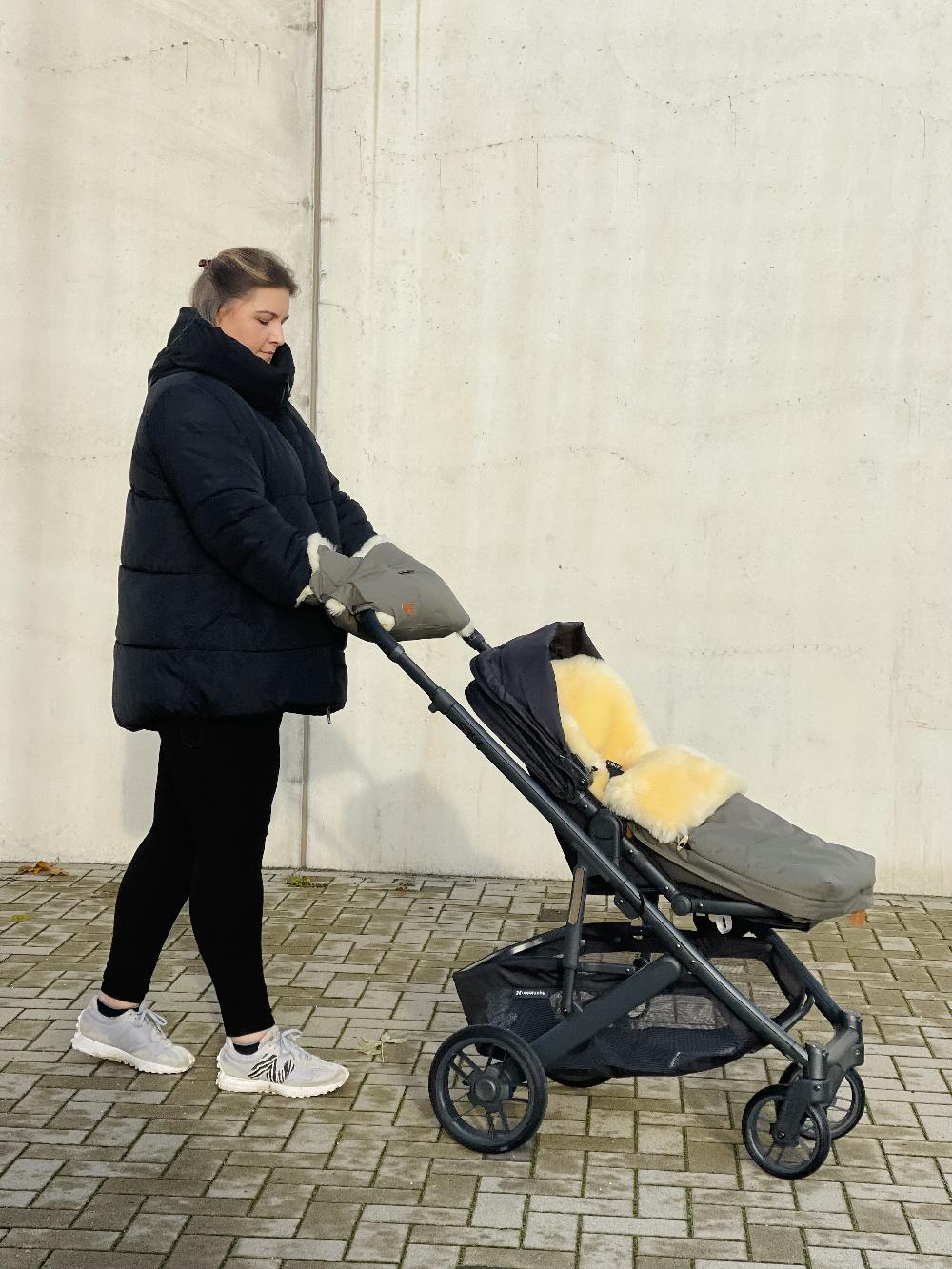babymarkt Handwärmer heatesly Lammfell oliv Online Outlet