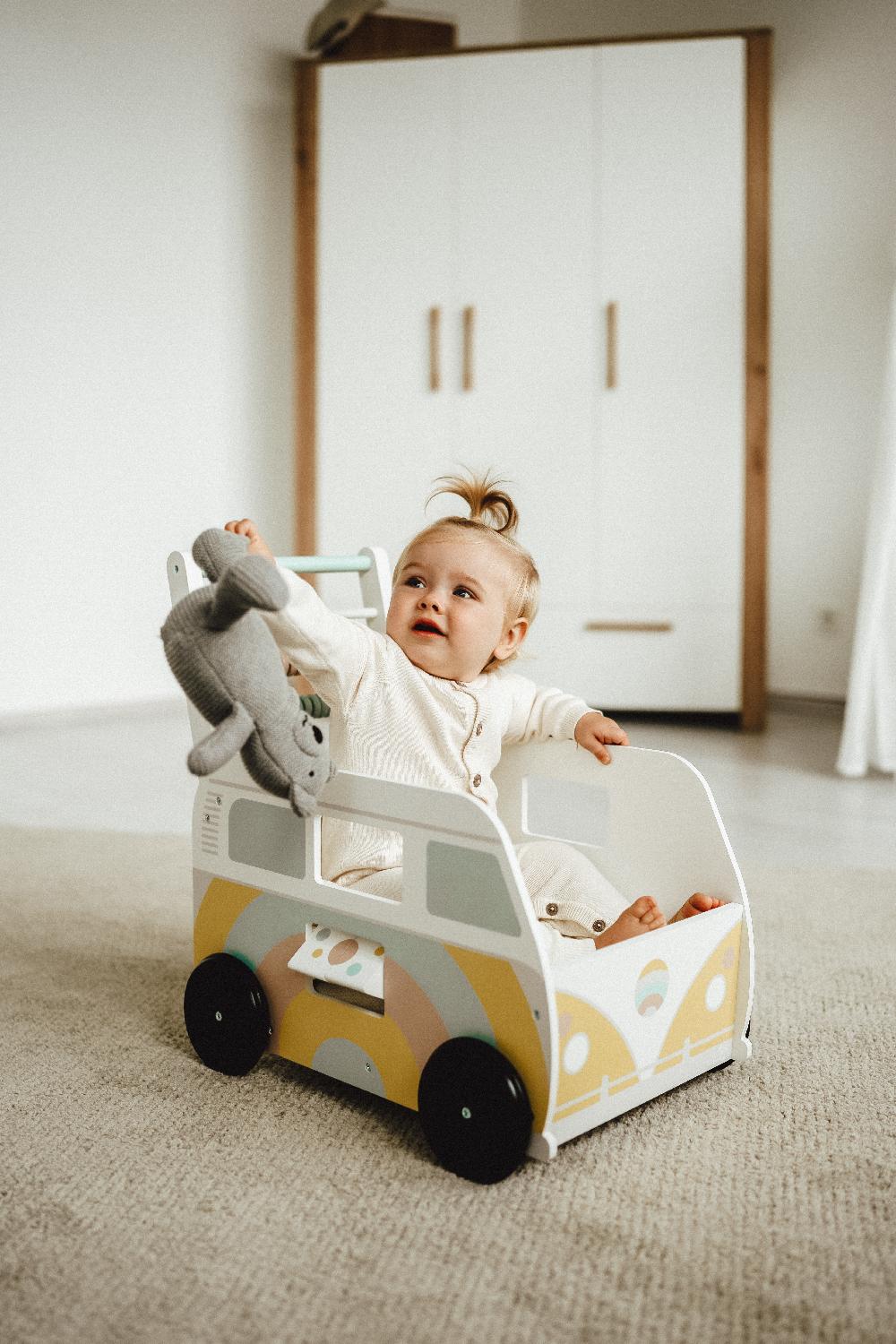 babymarkt Lauflernwagen turbus Regenbogen Black Friday