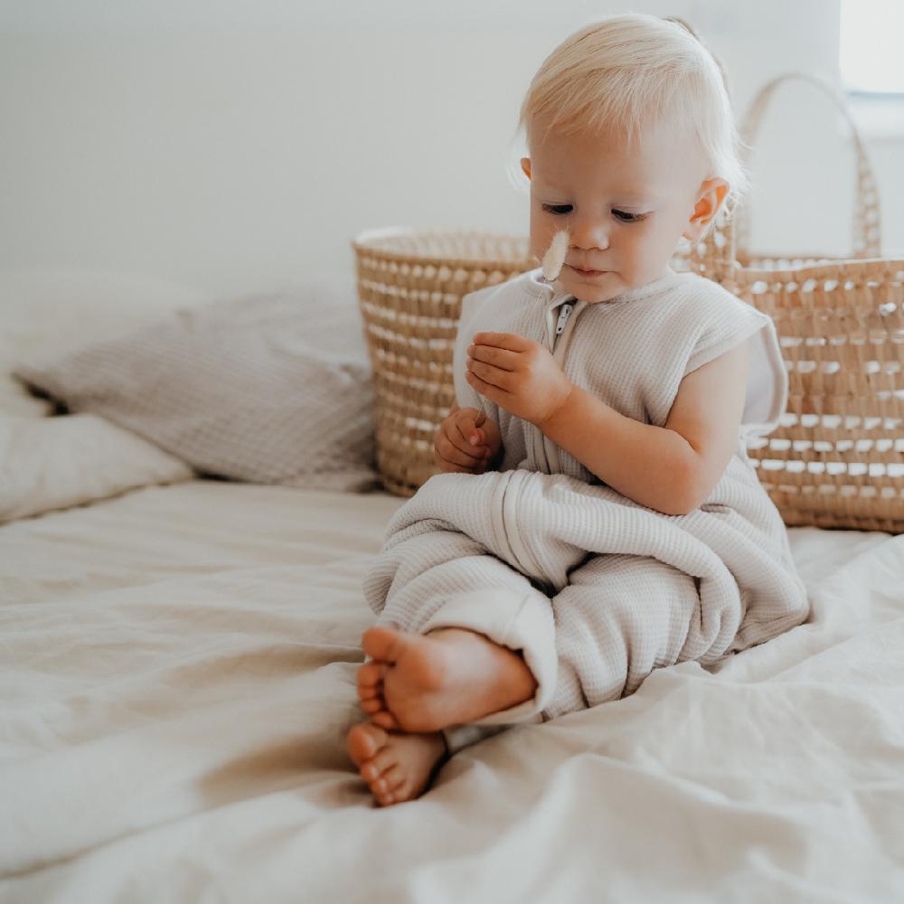 babymarkt emma & noah Schlafsack mit Umschlag-Füßen Essential Beige Riesige Rabatte
