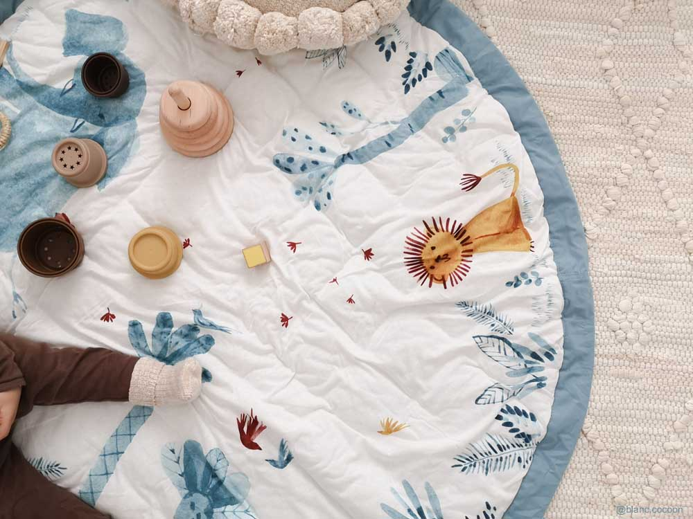 babymarkt play&go 2-in-1-Aufbewahrungstasche und Spielmatte Moulin Roty baobab blue ⌀120 cm Kostenlose Rückgabe