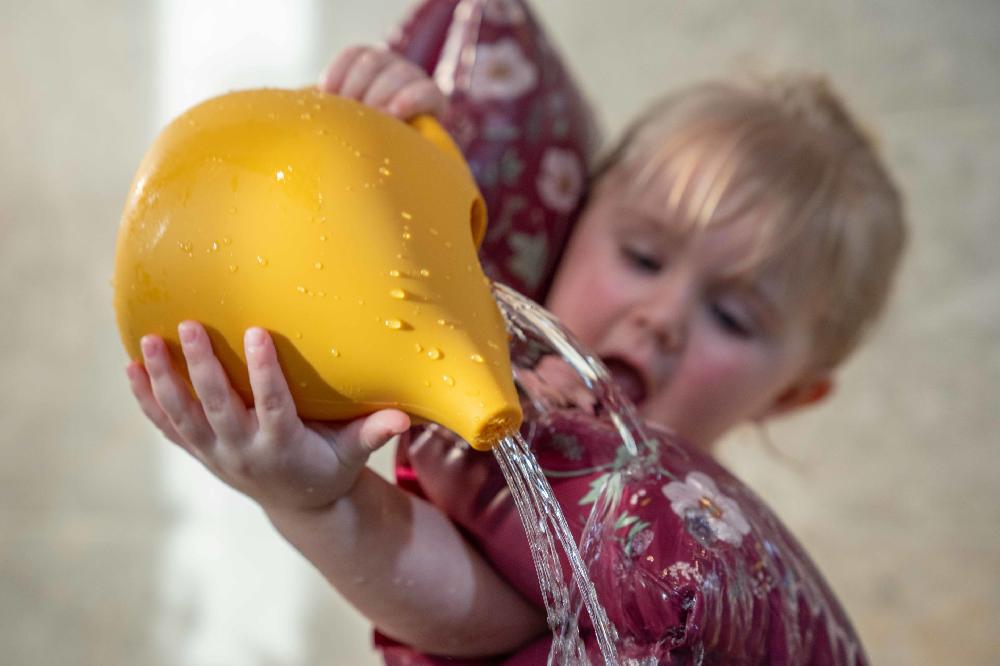 babymarkt Silikon Gießkanne Honey Gold Vierteljährliche Förderung