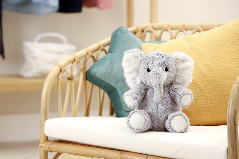 babymarkt cloud-bEli der Elefant on the Go Grau Flash Sale