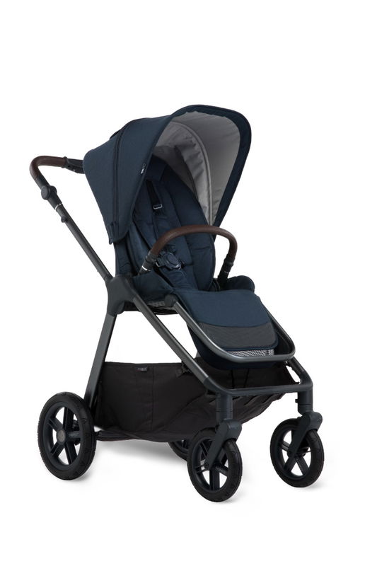 babyonlineshop Mast Swiss M.5x Kinderwagen BLUEBERRY Auslauf