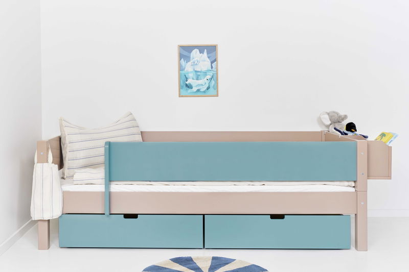 babyonlineshop Manis-h Einzelbett MIMER 90x200 cm Pfosten Buche Absturzsicherung & Schubkästen - 22 Farben wählbar Rabatte dieses Monats