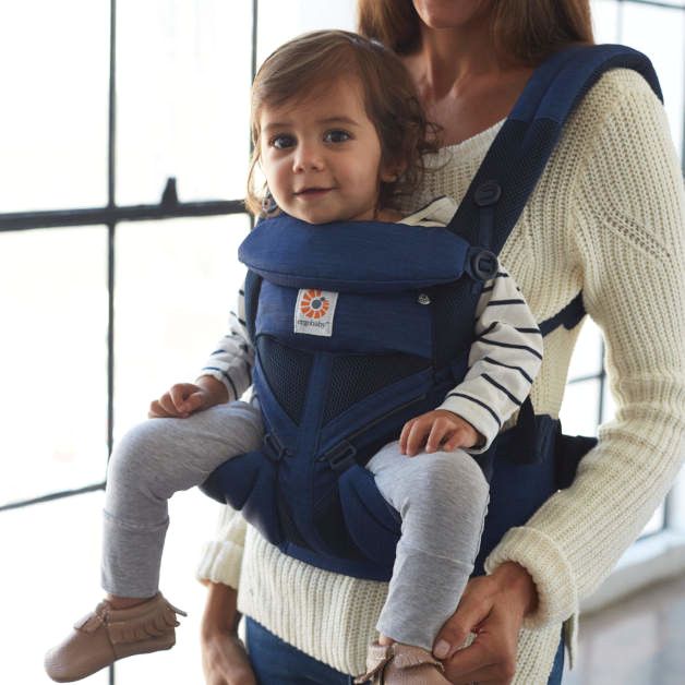 babyonlineshop Ergobaby Omni 360 Cool Air Mesh Indigo Weave Babytrage Nur noch ein Tag übrig
