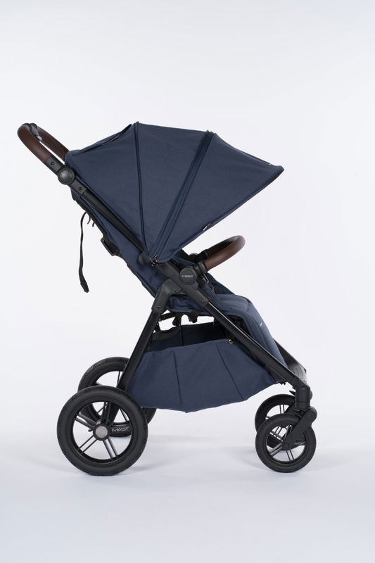 babyonlineshop Mast Swiss M.4x Mini Sportwagen BLUEBERRY mit High Performance Wheels Letzte 2 Tage